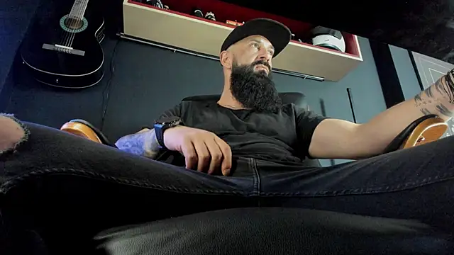 axxelrich  online show from 03/21/25, 09:34