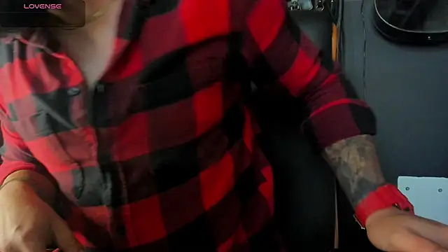 axxelrich  online show from 09/19/25, 04:47