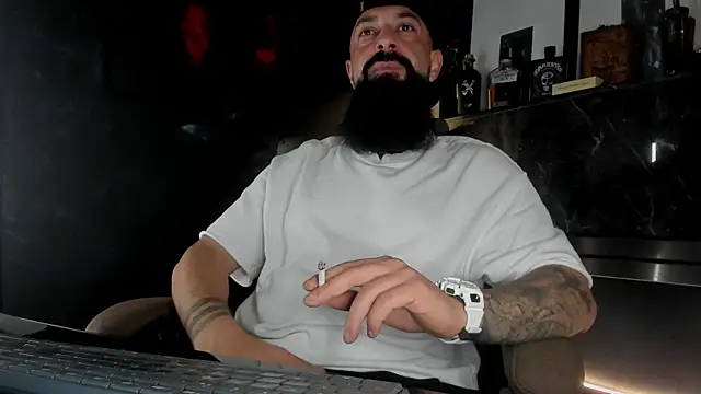 axxelrich  online show from 10/18/25, 04:48