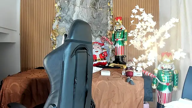 Danna topless online show from 12/22/25, 12:02