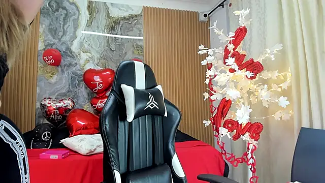 Danna topless online show from 02/26/26, 12:04