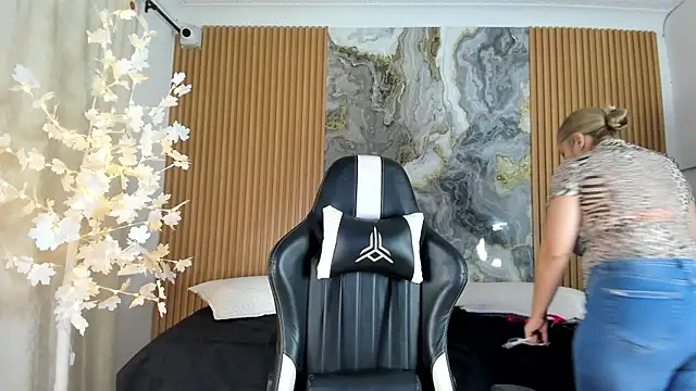Danna topless online show from 05/16/26, 12:04