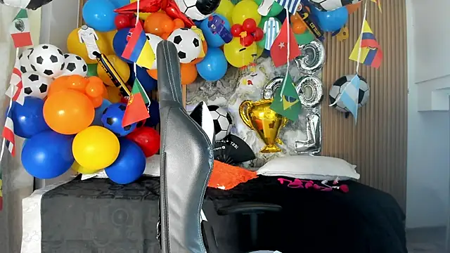 Danna topless online show from 07/09/26, 12:09
