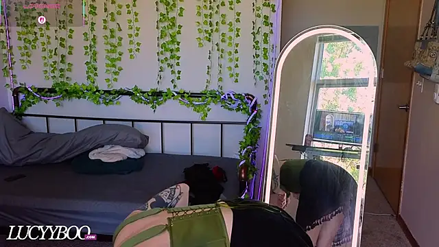 Snapshot of lovelylucyy chatting on 07/10/26, 09:06 lovelylucyy online show from 07/10/26, 09:06