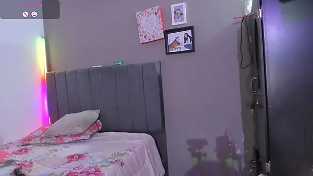 curvy jhacky online show from 03/15/25, 12:15