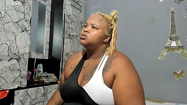 Snapshot of briyinabloom_ chatting on 02/07/25, 01:53 briyinabloom online show from 02/07/25, 01:53