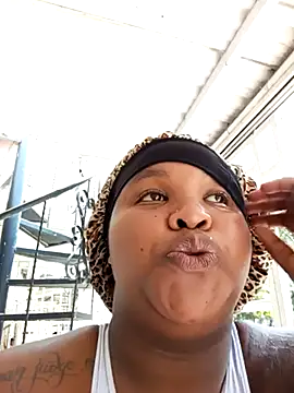 Snapshot of briyinabloom_ chatting on 03/16/25, 08:00 briyinabloom online show from 03/16/25, 08:00