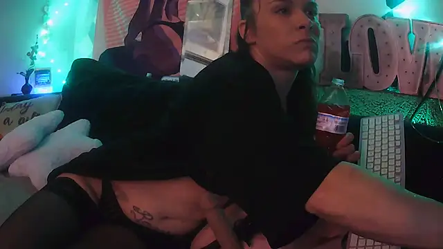 deziraestarz6969 online show from 07/04/26, 04:40