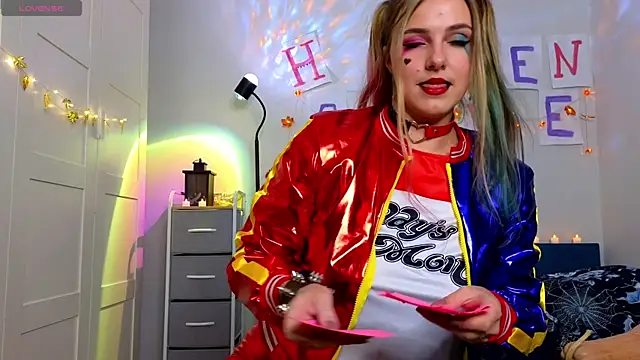 Snapshot of sophia_euphoriaa chatting on 10/31/25, 08:04 sophia euphoriaa online show from 10/31/25, 08:04