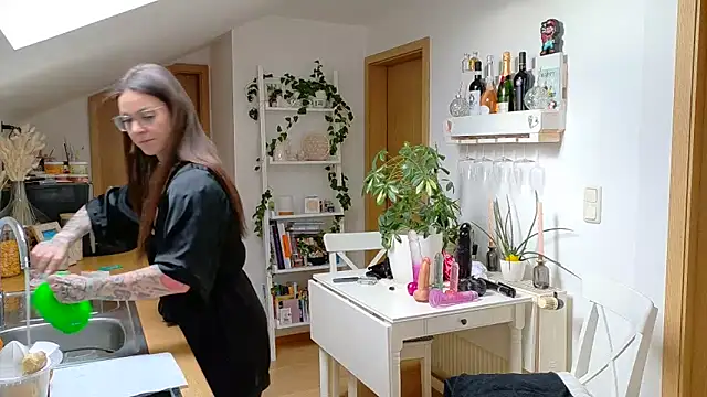 BrownieyQueen online show from 02/28/25, 07:58