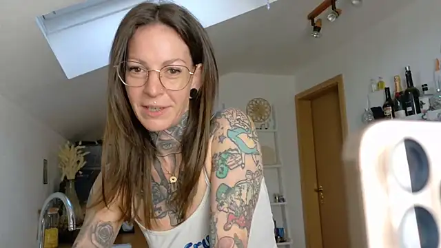 BrownieyQueen online show from 04/03/26, 04:54