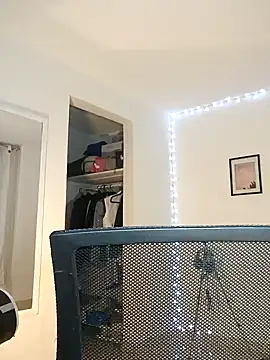 Snapshot of helena_smith chatting on 12/06/24, 05:09 helena smith online show from 12/06/24, 05:09