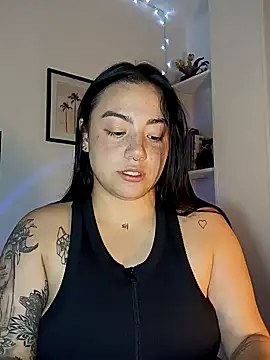 Snapshot of helena_smith chatting on 02/12/25, 09:52 helena smith online show from 02/12/25, 09:52