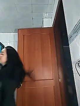 Snapshot of helena_smith chatting on 11/22/25, 03:16 helena smith online show from 11/22/25, 03:16