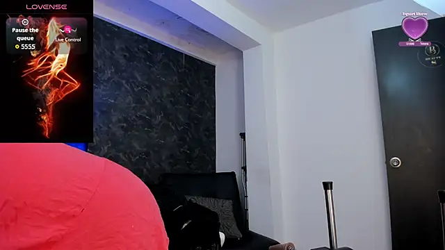 Snapshot of Bella_Evans_ chatting on 11/06/25, 07:04 Bella Evans online show from 11/06/25, 07:04