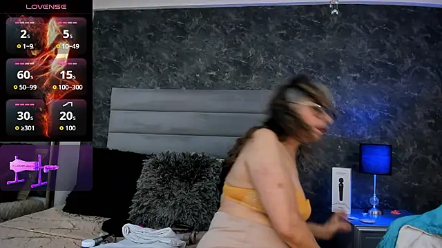 Bella Evans  online show from 01/08/26, 06:21