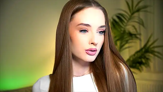 petitegonwiild online show from 10/26/25, 07:20