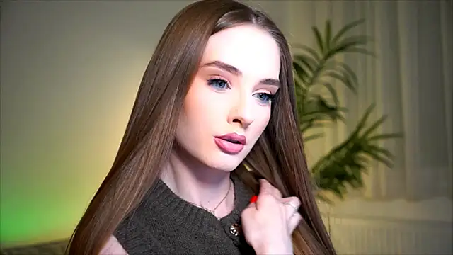 petitegonwiild online show from 10/29/25, 10:11