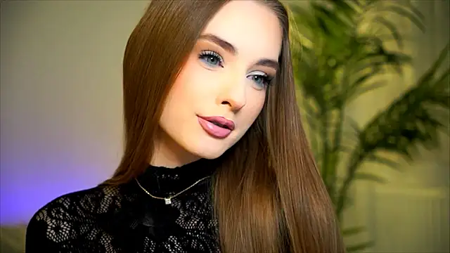 petitegonwiild online show from 12/20/25, 11:01