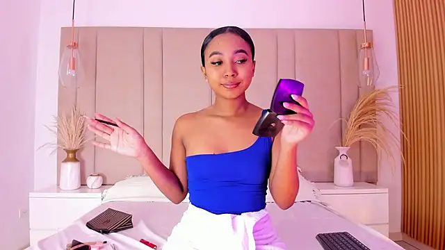 GabrielaLugo online show from 03/13/25, 11:41