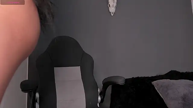 Aliz01 online show from 01/21/25, 11:34