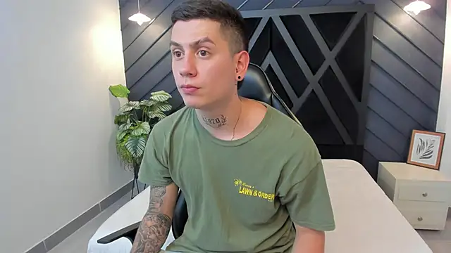 Yeiko Romero  online show from 01/29/25, 05:13