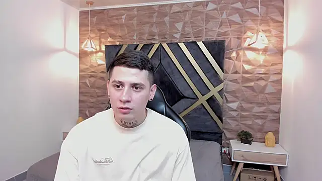 Yeiko Romero  online show from 02/06/25, 05:09