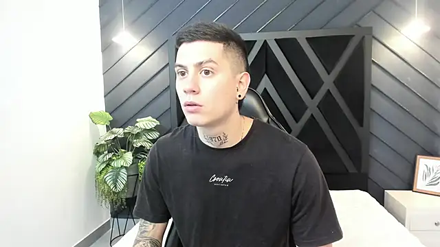 Yeiko Romero  online show from 02/11/25, 04:56