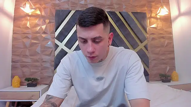 Yeiko Romero  online show from 03/19/25, 05:28