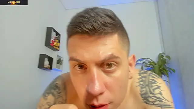 Yeiko Romero  online show from 09/21/25, 04:47