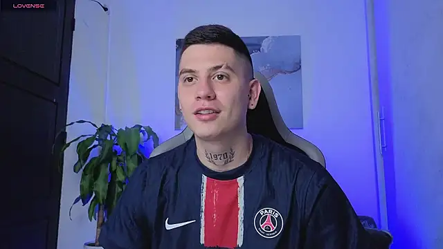 Yeiko Romero  online show from 03/15/26, 04:13