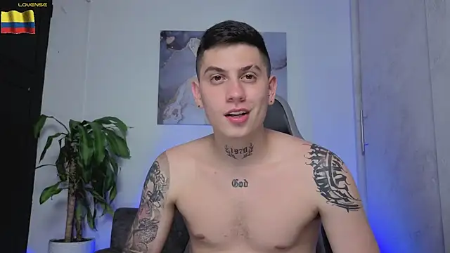 Yeiko Romero  online show from 04/13/26, 06:19