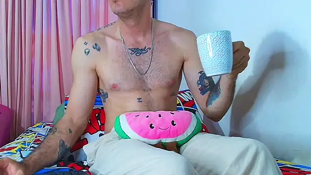 Snapshot of Thomass00 chatting on 02/24/25, 02:58 Thomass00 online show from 02/24/25, 02:58