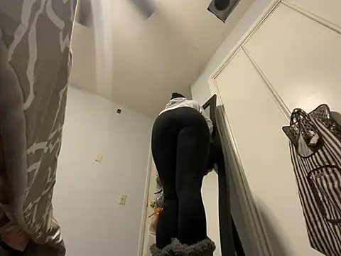 wynterheat online show from 02/14/25, 09:34