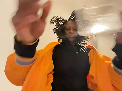 wynterheat online show from 02/18/25, 12:17