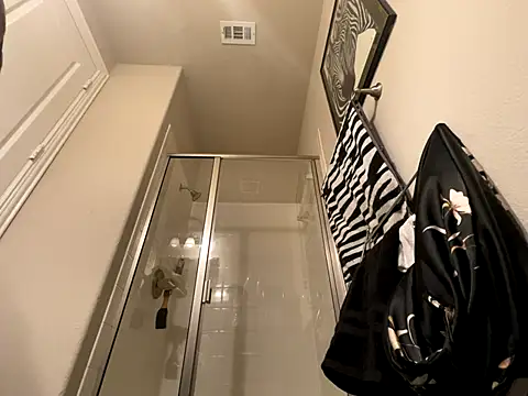 wynterheat online show from 12/15/25, 04:00