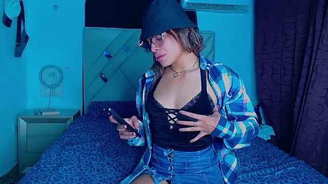 Snapshot of Rich_boy01 chatting on 02/09/25, 02:49 Rich boy01 online show from 02/09/25, 02:49