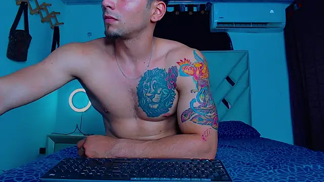 Snapshot of Rich_boy01 chatting on 02/27/25, 03:25 Rich boy01 online show from 02/27/25, 03:25