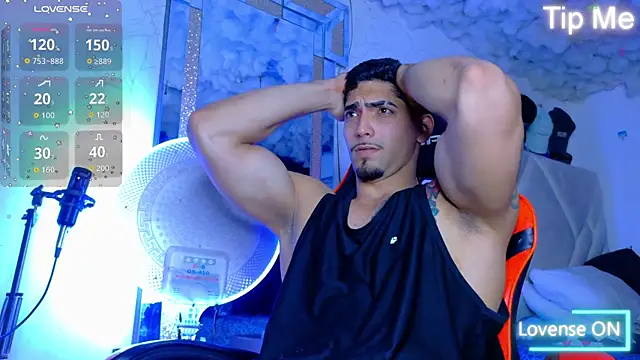 Snapshot of Rich_boy01 chatting on 10/13/25, 04:29 Rich boy01 online show from 10/13/25, 04:29