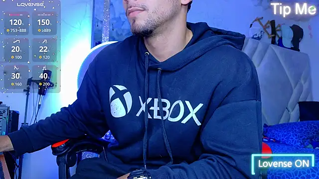 Snapshot of Rich_boy01 chatting on 11/02/25, 08:33 Rich boy01 online show from 11/02/25, 08:33