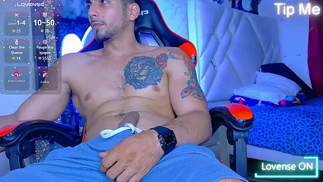 Snapshot of Rich_boy01 chatting on 11/08/25, 12:00 Rich boy01 online show from 11/08/25, 12:00