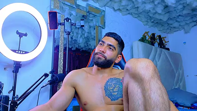 Rich boy01 online show from 04/18/26, 07:07