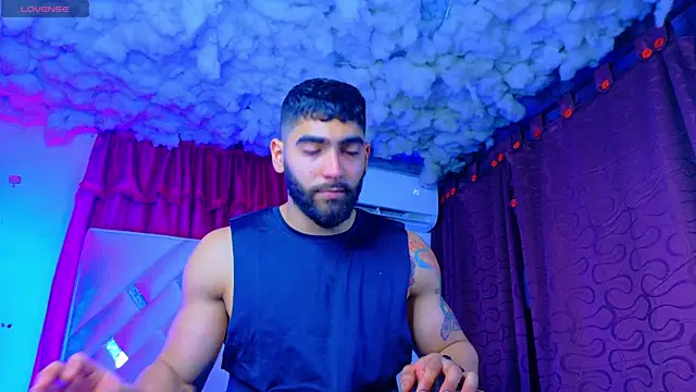 Rich boy01 online show from 05/19/26, 01:33
