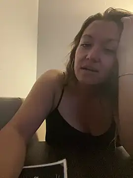 Snapshot of SummerV91 chatting on 06/25/26, 06:18 SummerV91 online show from 06/25/26, 06:18