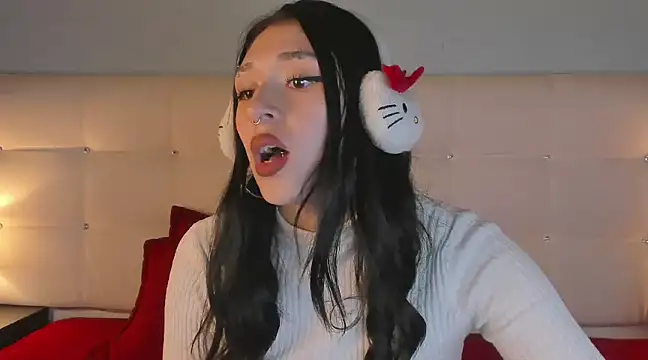 Snapshot of Zowi_Hottiee chatting on 03/05/25, 02:46 Zowi Hottiee online show from 03/05/25, 02:46