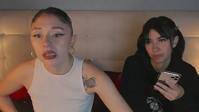 Snapshot of Zowi_Hottiee chatting on 03/20/25, 03:34 Zowi Hottiee online show from 03/20/25, 03:34