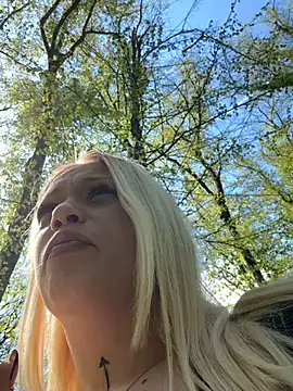 KimPoshhh online show from 04/19/26, 08:35