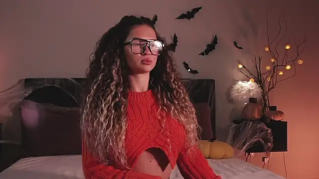 Denise Garciia online show from 10/31/25, 12:28