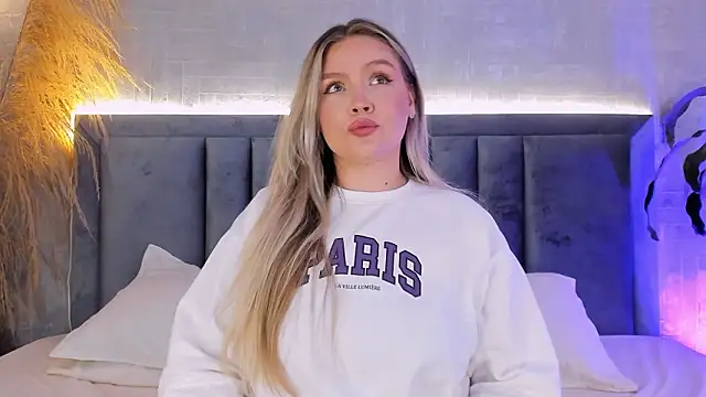 Snapshot of GaiaBaker chatting on 02/05/26, 02:11 GaiaBaker online show from 02/05/26, 02:11