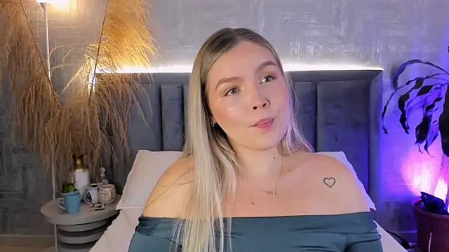 Snapshot of GaiaBaker chatting on 02/12/26, 10:43 GaiaBaker online show from 02/12/26, 10:43